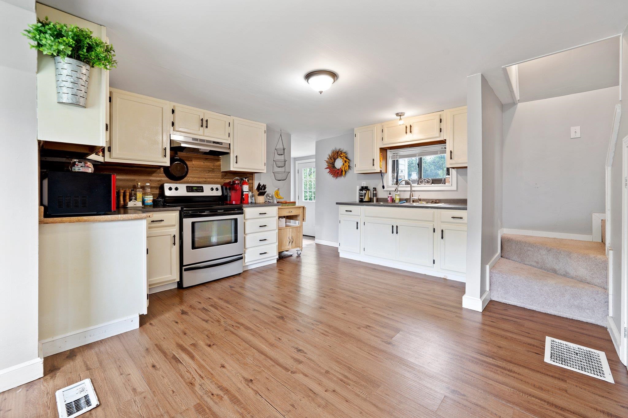 267 Laconia Road Tilton, NH 03276 - Photo 11 of 30