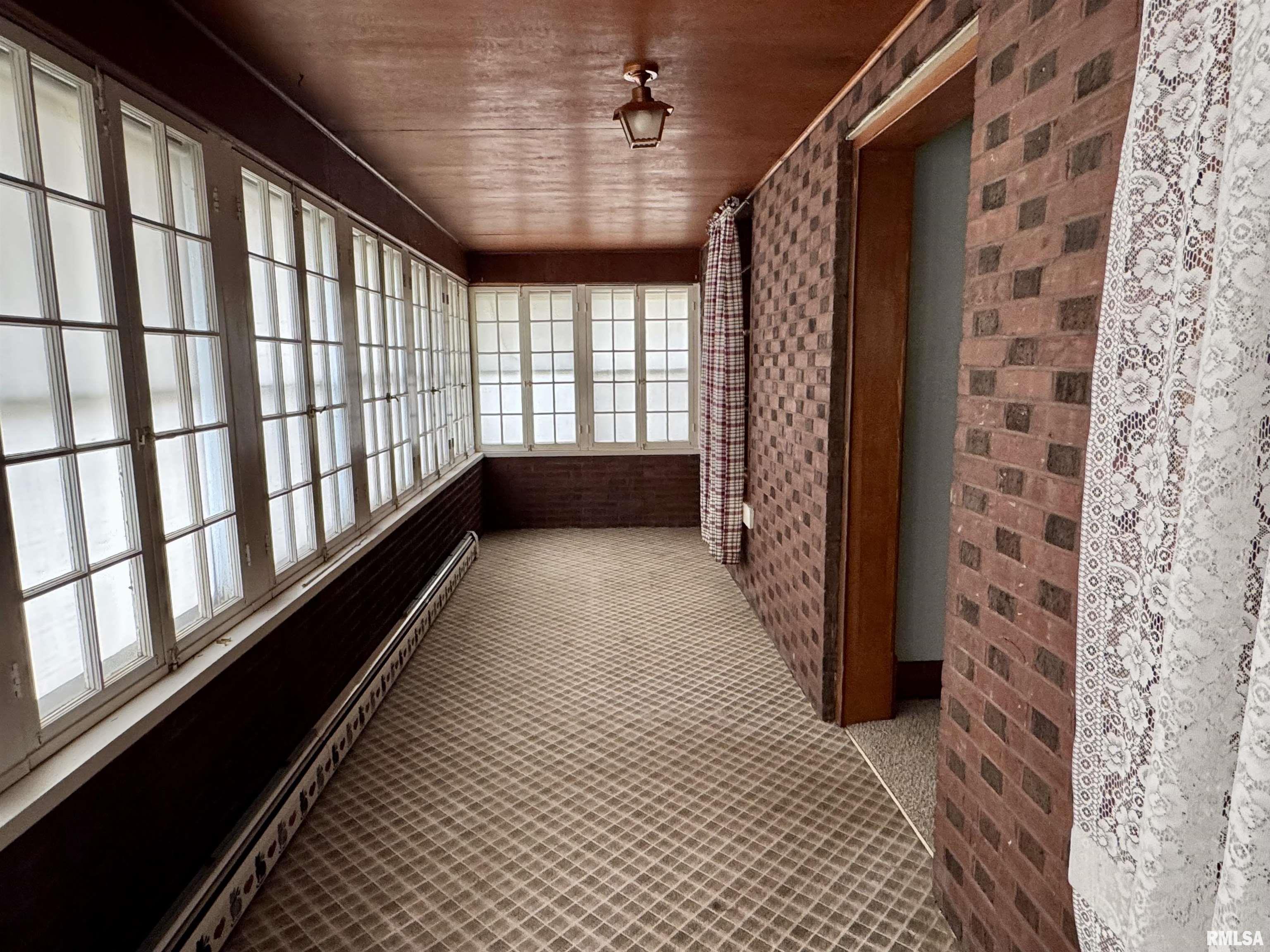 699 Baxter Court Canton, IL 61520 - Photo 6 of 35
