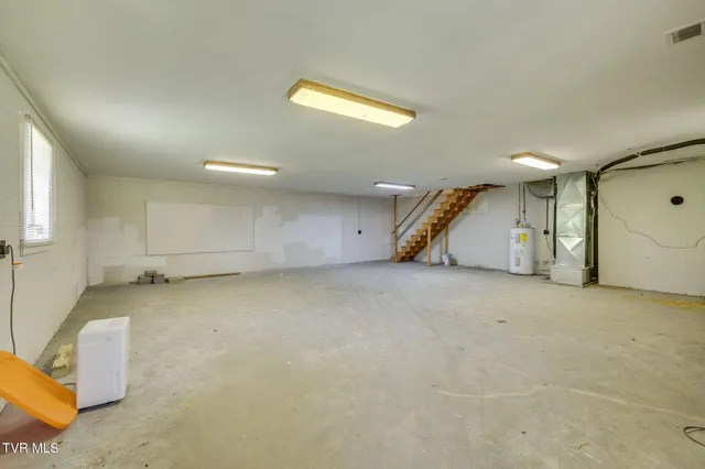 $405,000 | 17304 Mary Lee Drive, Abingdon, VA 24210