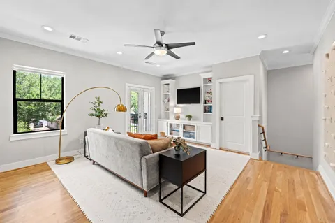 $1,350,000 | 1013 Martin Street, Houston, TX 77018