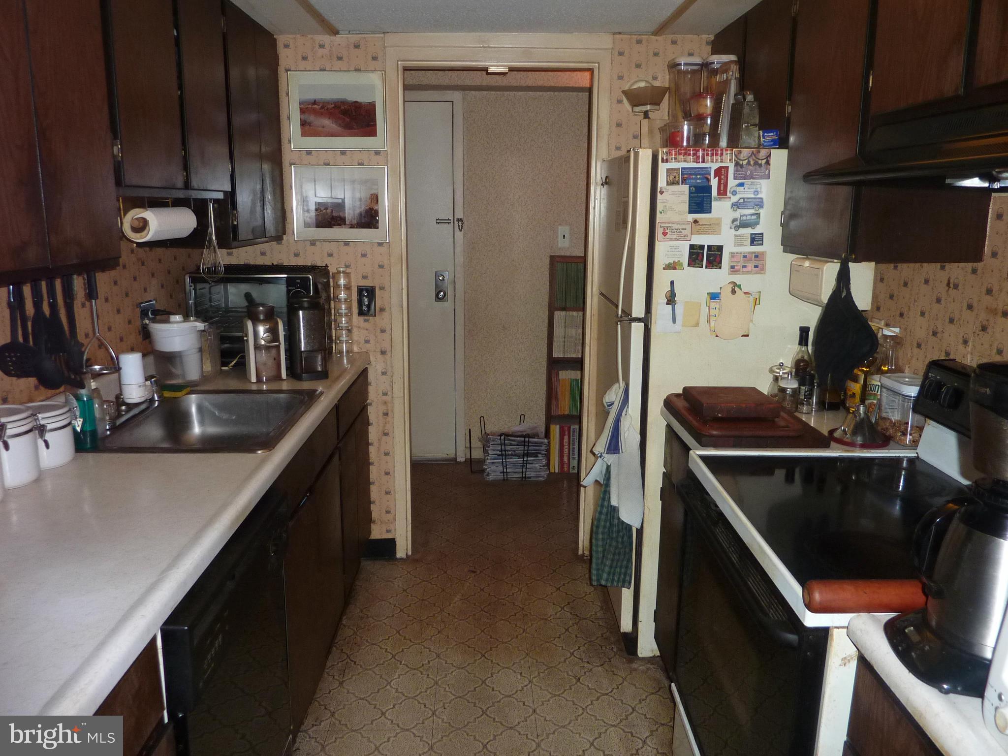 11635 Stoneview Square, Unit 1B Reston, VA 20191 - Photo 4 of 16 Kitchen