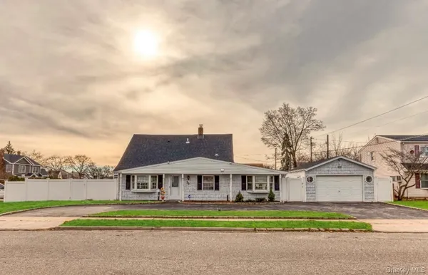 $815,000 | 70 Sycamore Lane, Levittown, NY 11756