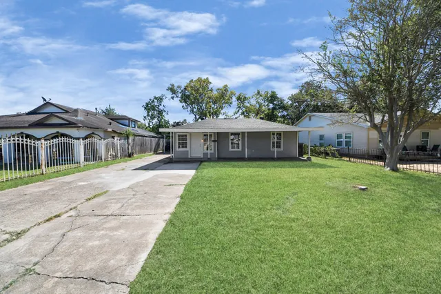 $1,650 | 1222 Bernard Street, Pasadena, TX 77506