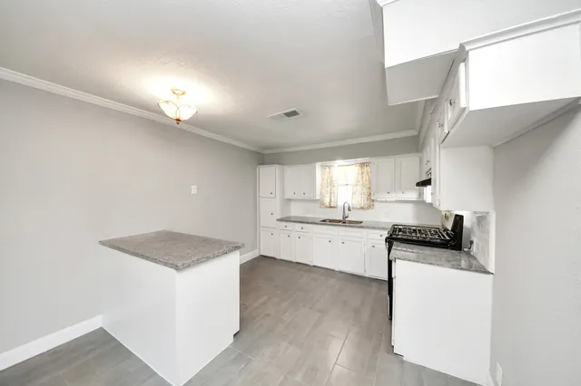 $1,650 | 1222 Bernard Street, Pasadena, TX 77506