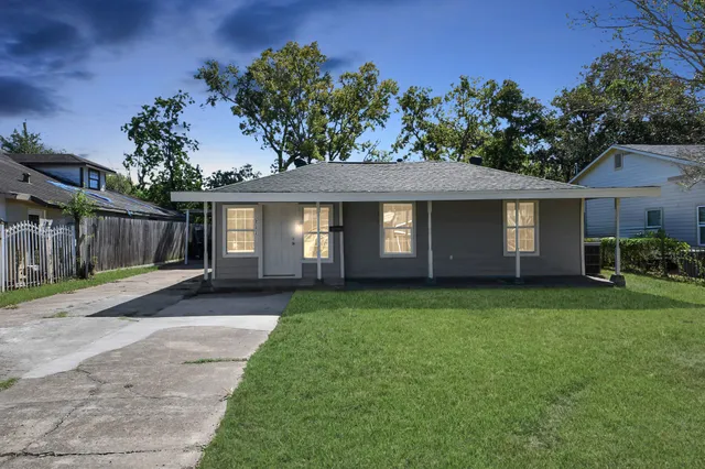 $1,650 | 1222 Bernard Street, Pasadena, TX 77506