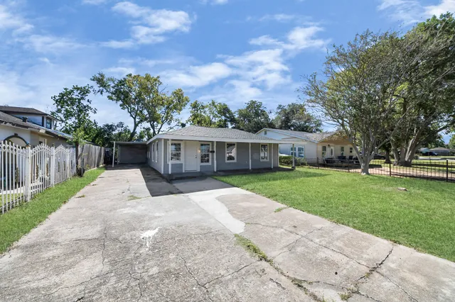 $1,650 | 1222 Bernard Street, Pasadena, TX 77506
