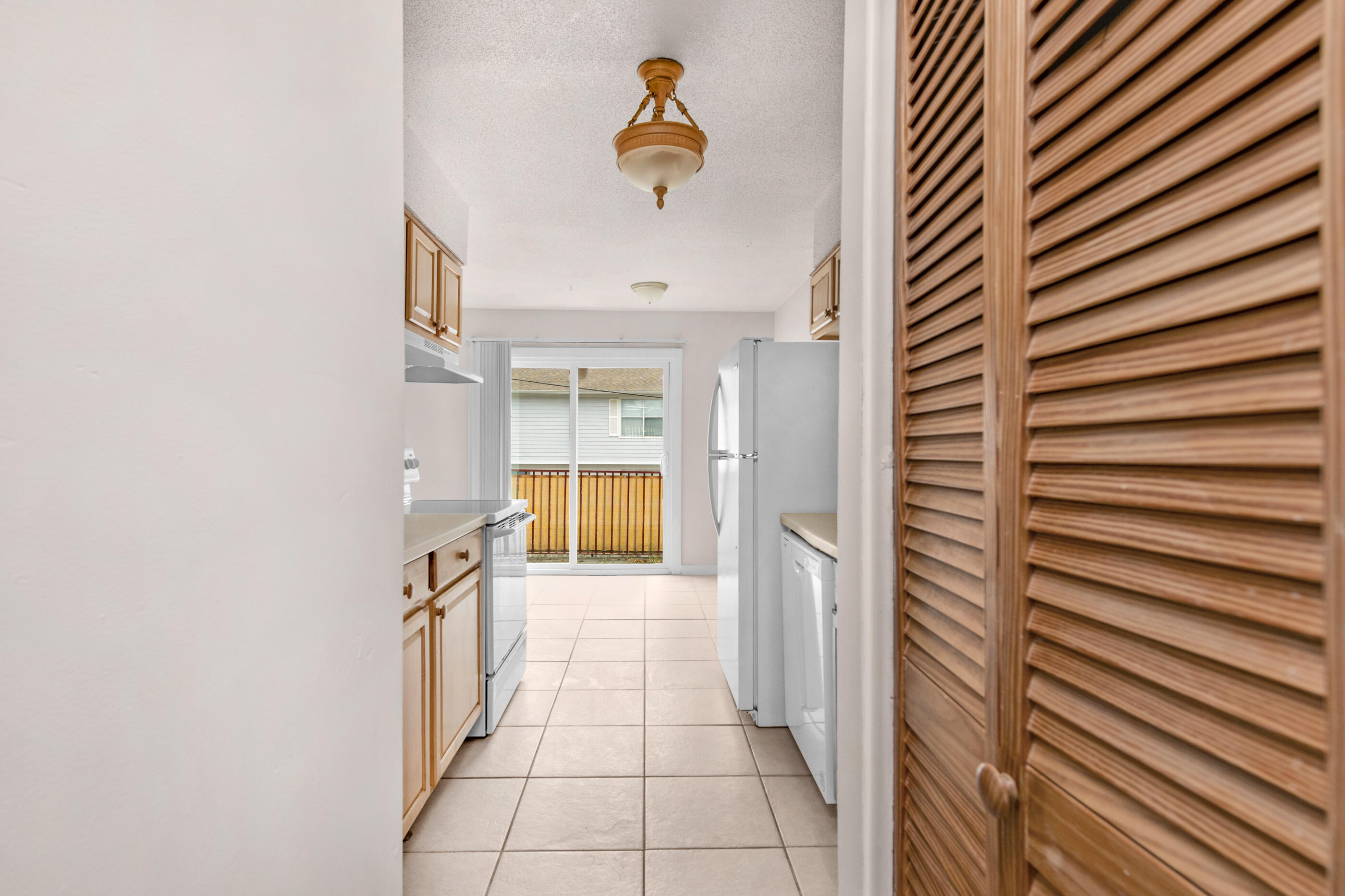 210 Pelham Road, Unit 201B Fort Walton Beach, FL 32547 - Photo 7 of 24 PierOne-4-6