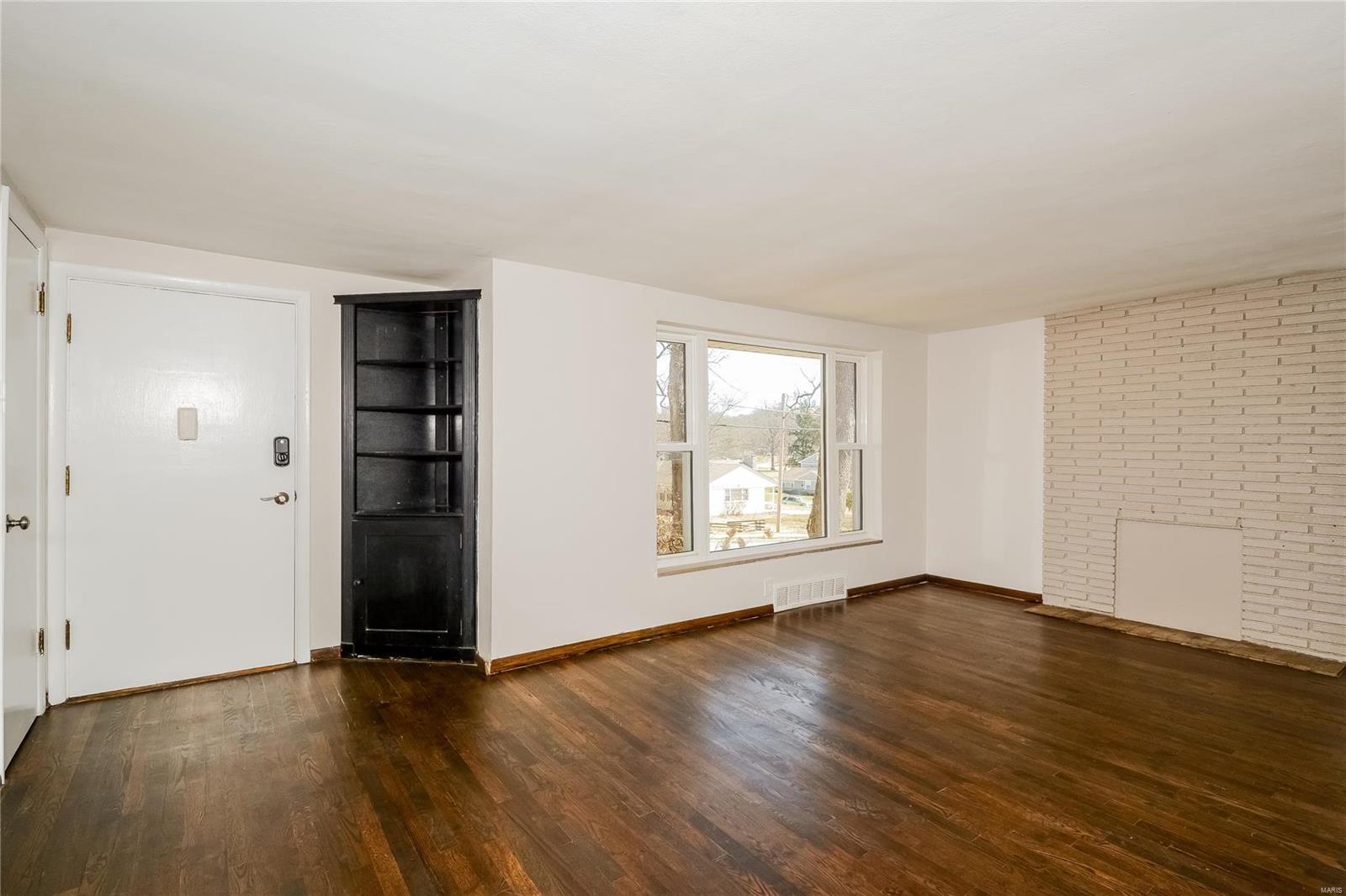 1427 Grant Road St. Louis, MO 63119 - Photo 4 of 9 Gallery Image 4