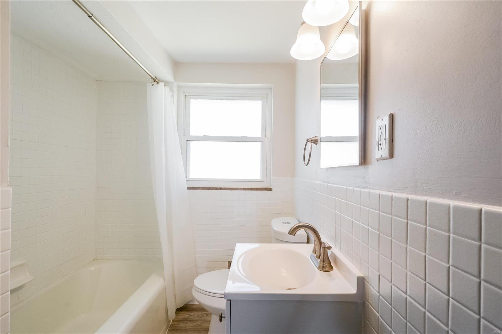 1427 Grant Road St. Louis, MO 63119 - Photo 5 of 9 Gallery Image 5