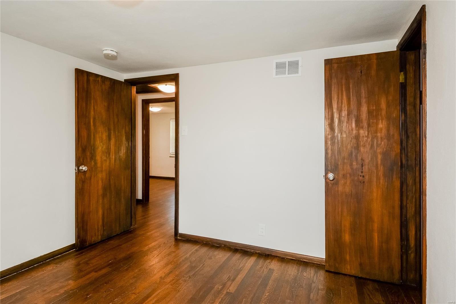 1427 Grant Road St. Louis, MO 63119 - Photo 8 of 9 Gallery Image 8
