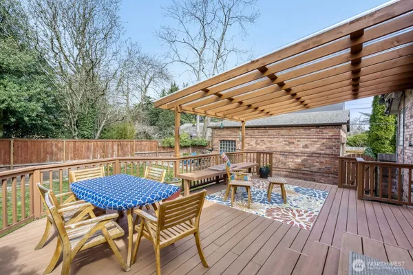 $1,150,000 | 348 Northeast 57th Street, Seattle, WA 98105