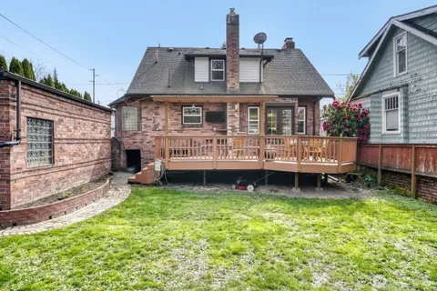 $1,150,000 | 348 Northeast 57th Street, Seattle, WA 98105