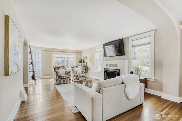 $1,150,000 | 348 Northeast 57th Street, Seattle, WA 98105