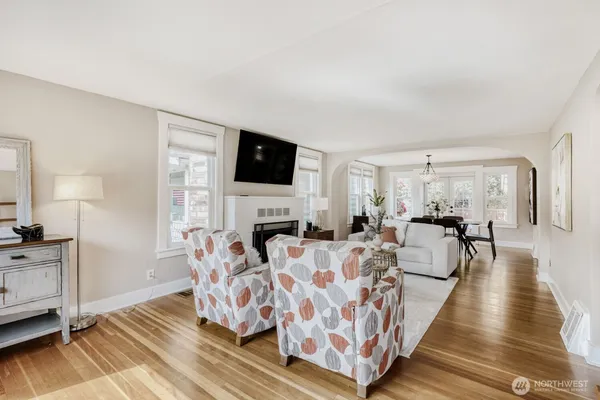 $1,150,000 | 348 Northeast 57th Street, Seattle, WA 98105