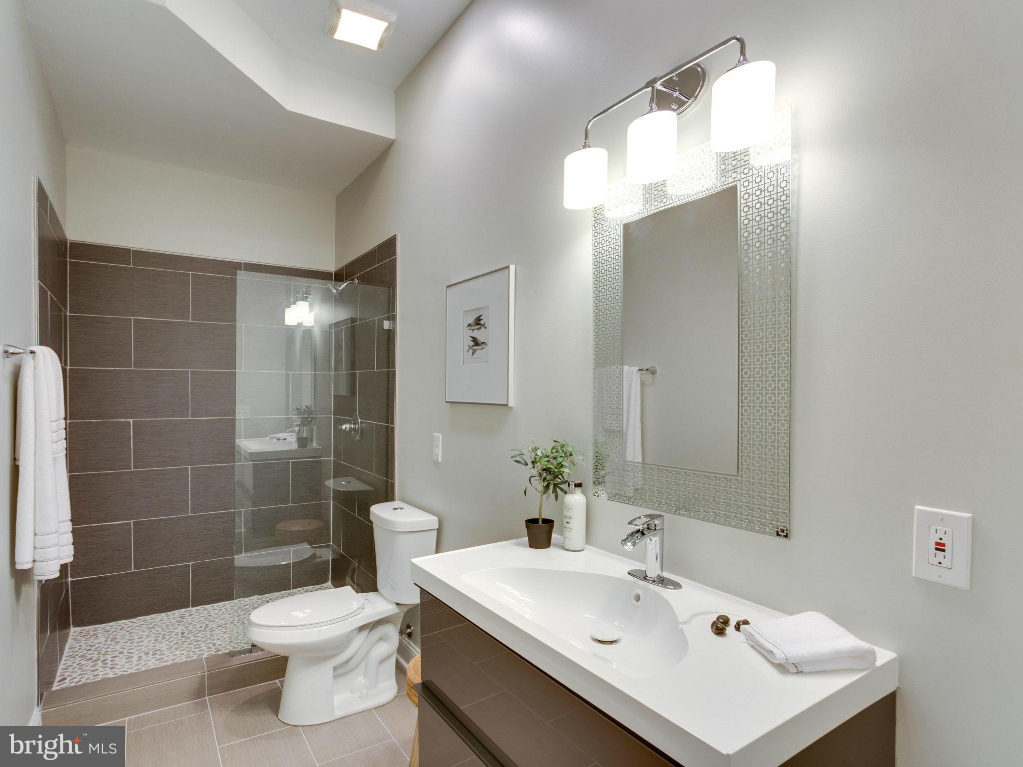 61 N Street Northwest, Unit 2 Washington, DC 20001 - Photo 16 of 28 Bath