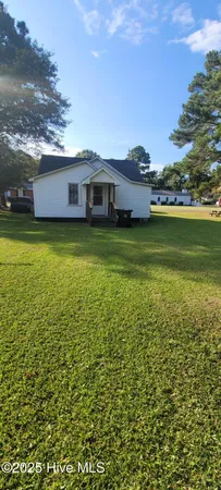 $95,000 | 407 South Johnson Street, Mount Olive, NC 28365