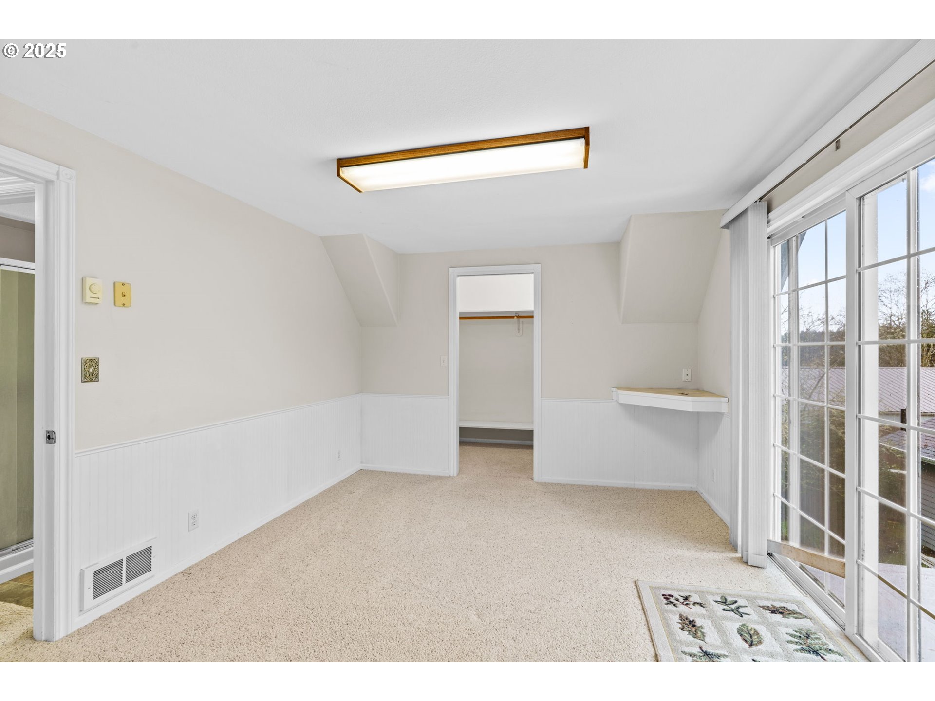 5213 Hilltop Drive Florence, OR 97439 - Photo 26 of 32 a view of an empty room