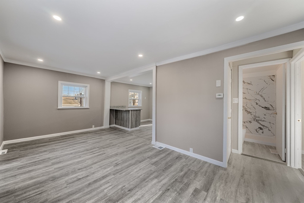 24 Glen Road Holbrook, MA 02343 - Photo 11 of 27