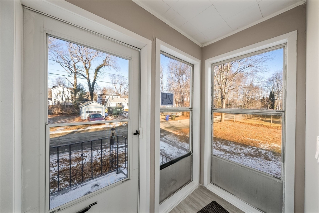 24 Glen Road Holbrook, MA 02343 - Photo 2 of 27