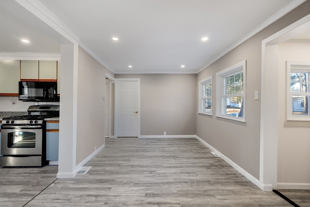 24 Glen Road Holbrook, MA 02343 - Photo 7 of 27