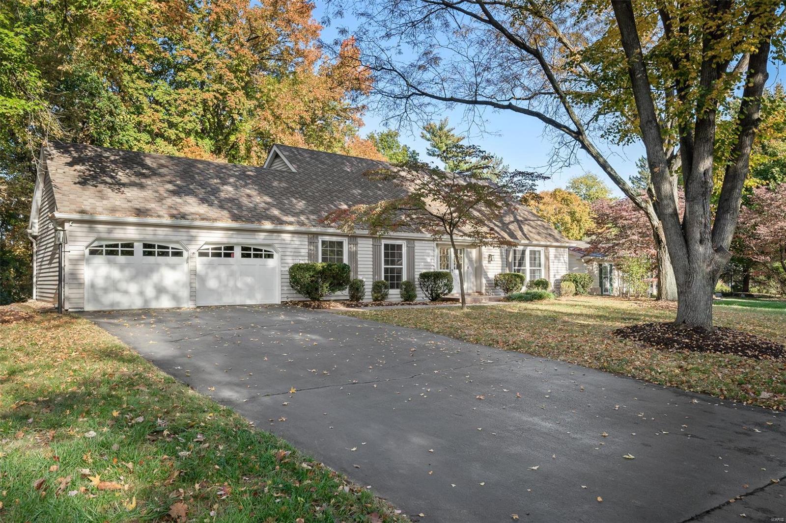 136 Ridgecrest Drive Chesterfield, MO 63017 - Photo 1 of 45 Gallery Image 1