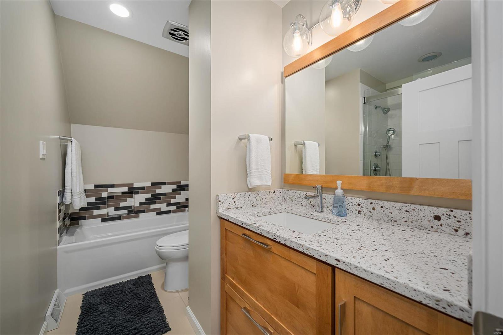 136 Ridgecrest Drive Chesterfield, MO 63017 - Photo 25 of 45 Gallery Image 25