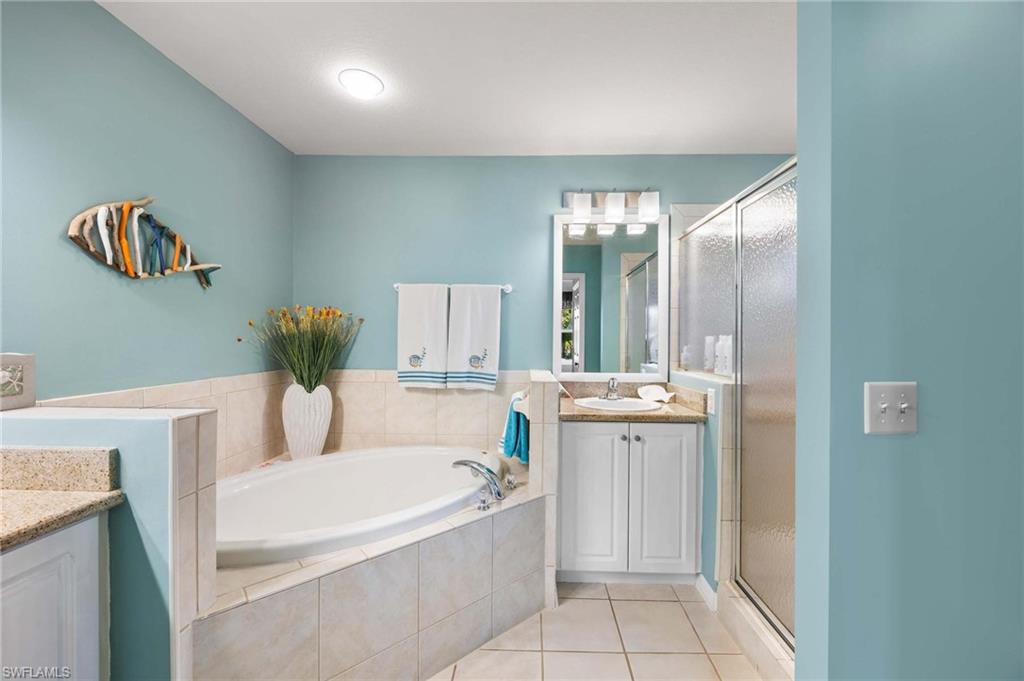 7930 Mahogany Run Lane, Unit 811 Naples, FL 34113 - Photo 17 of 50