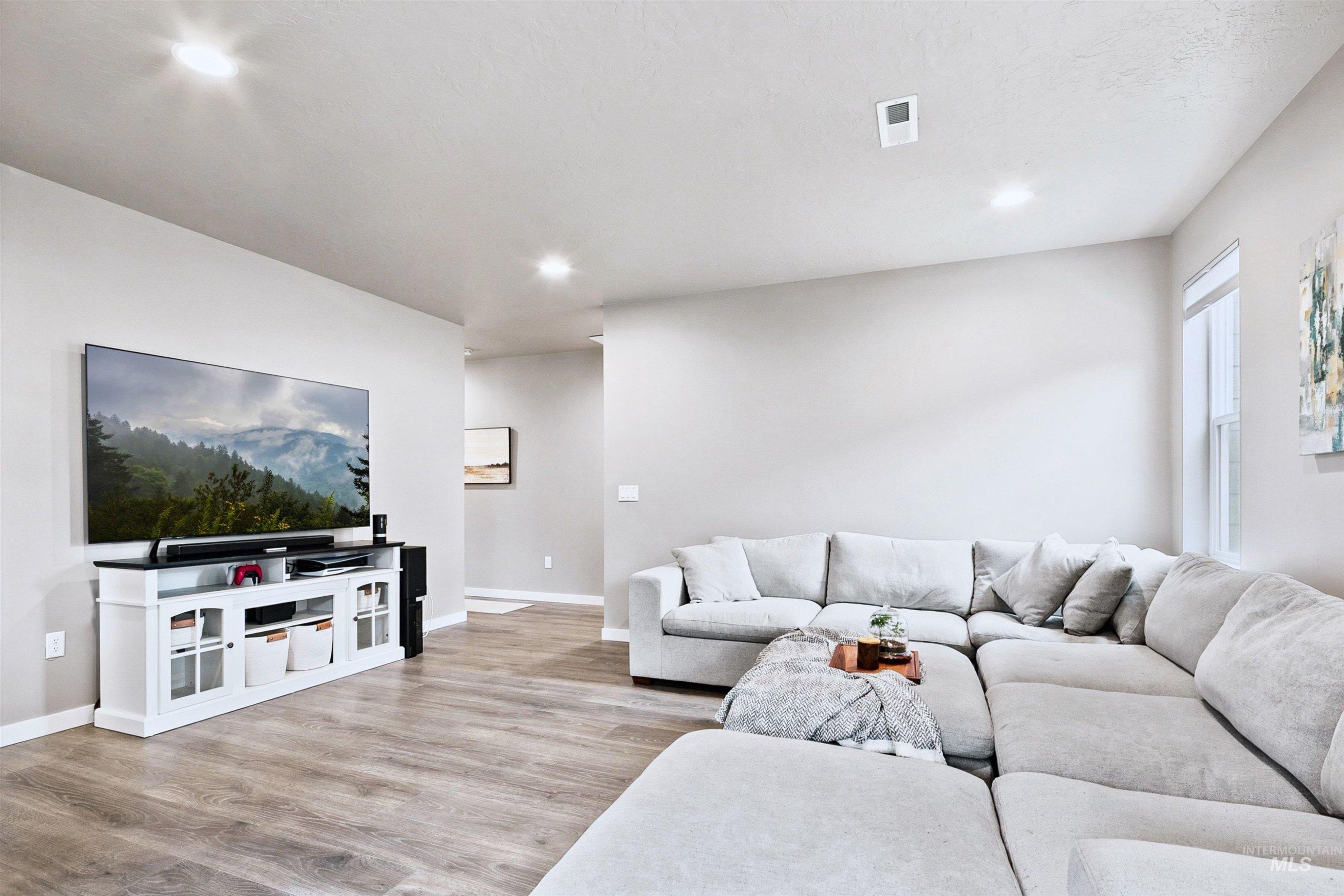 12048 West Victory Road Boise, ID 83709 - Photo 6 of 36