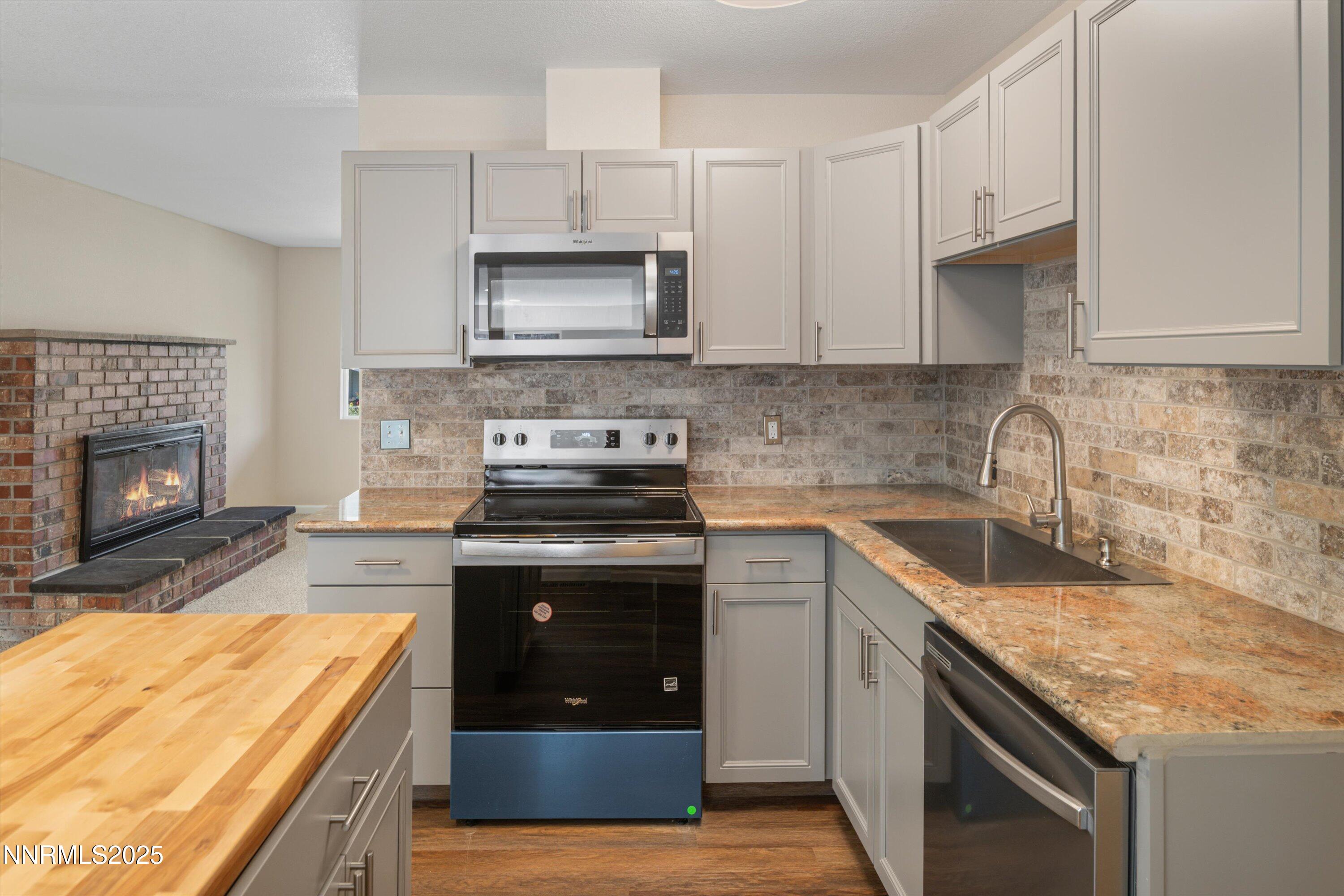 1355 Rayburn Drive Reno, NV 89503 - Photo 13 of 36 13-DSC_4873