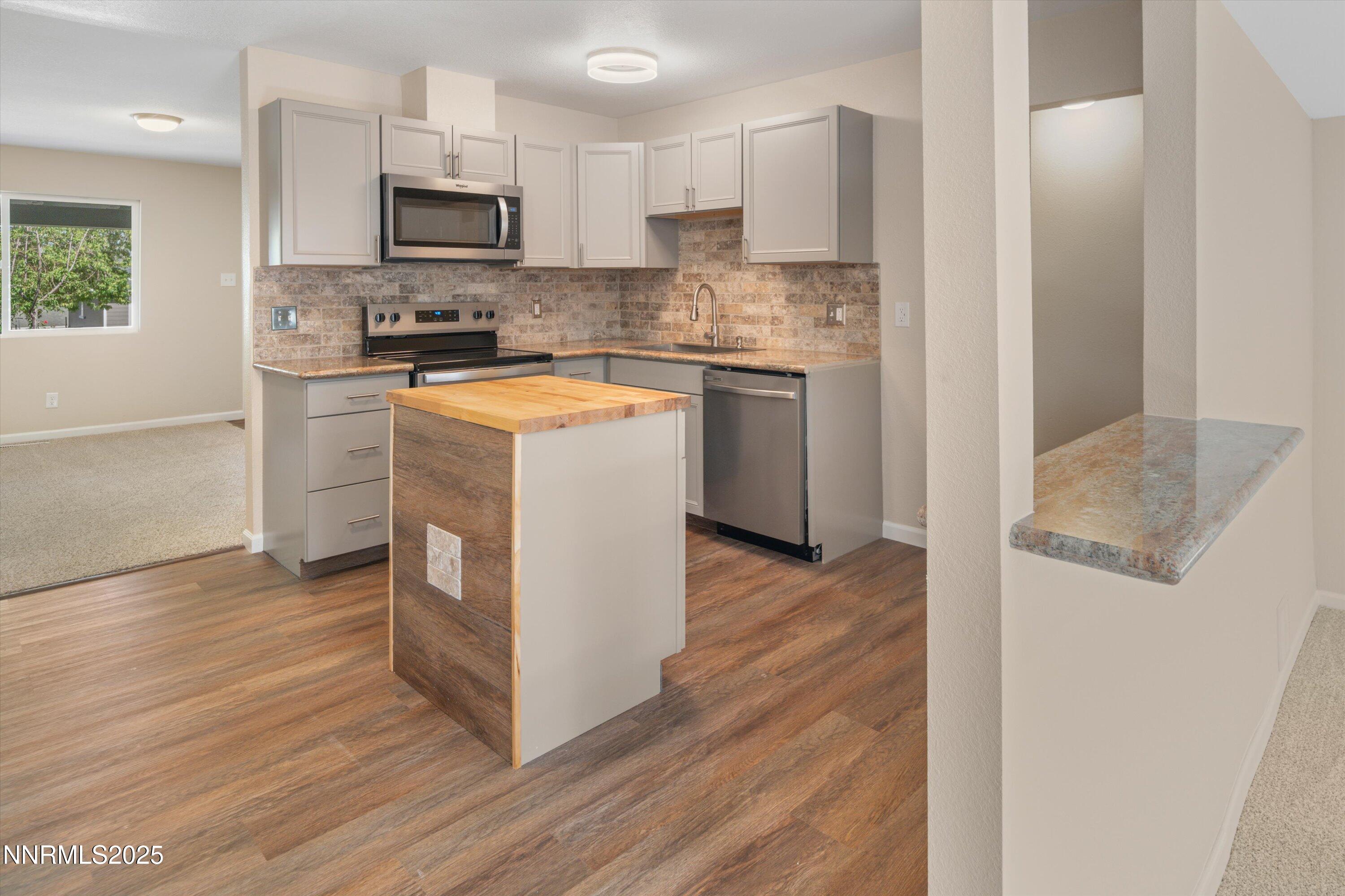 1355 Rayburn Drive Reno, NV 89503 - Photo 15 of 36 15-DSC_4903