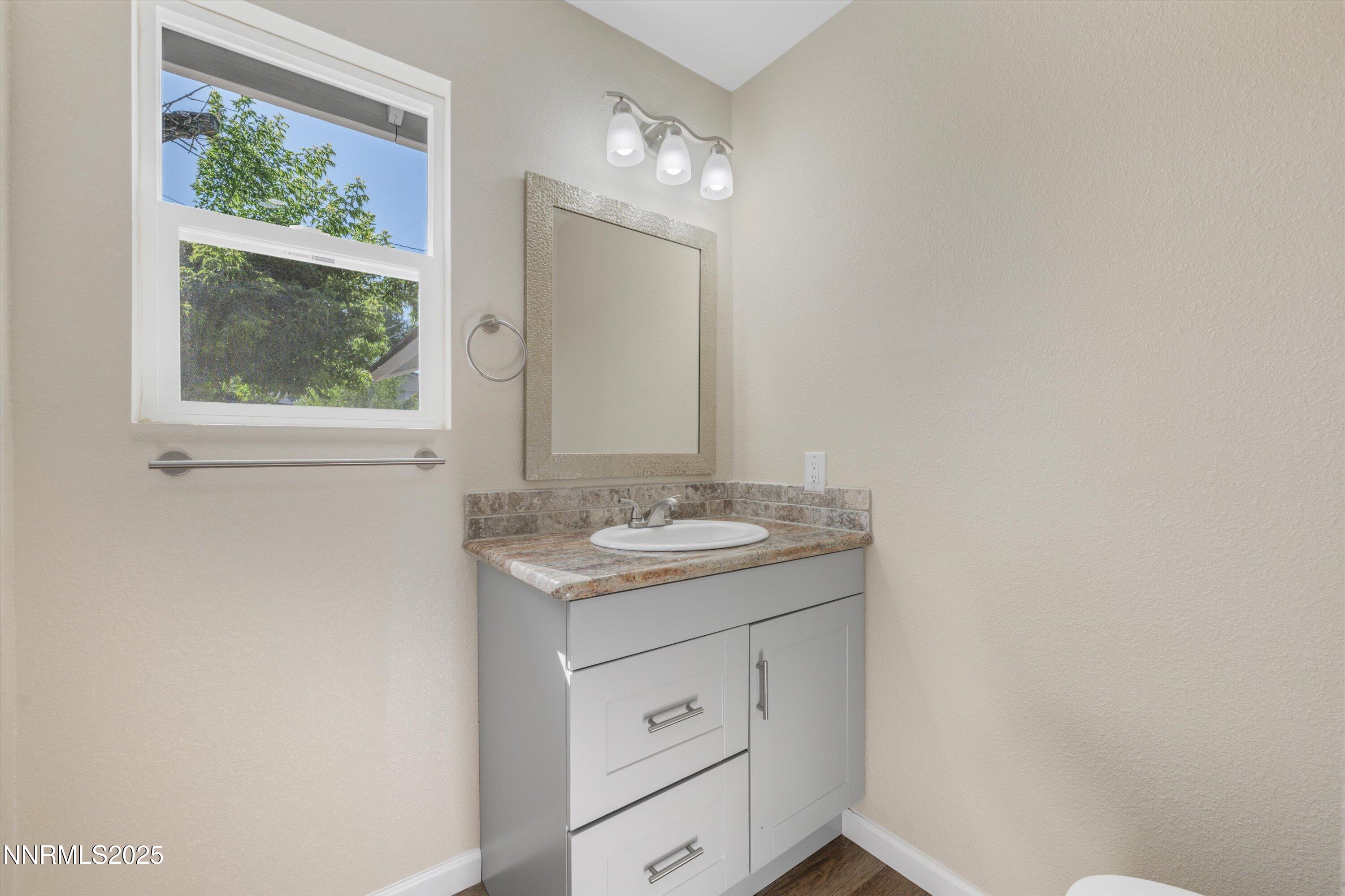 1355 Rayburn Drive Reno, NV 89503 - Photo 21 of 36 22-DSC_5083