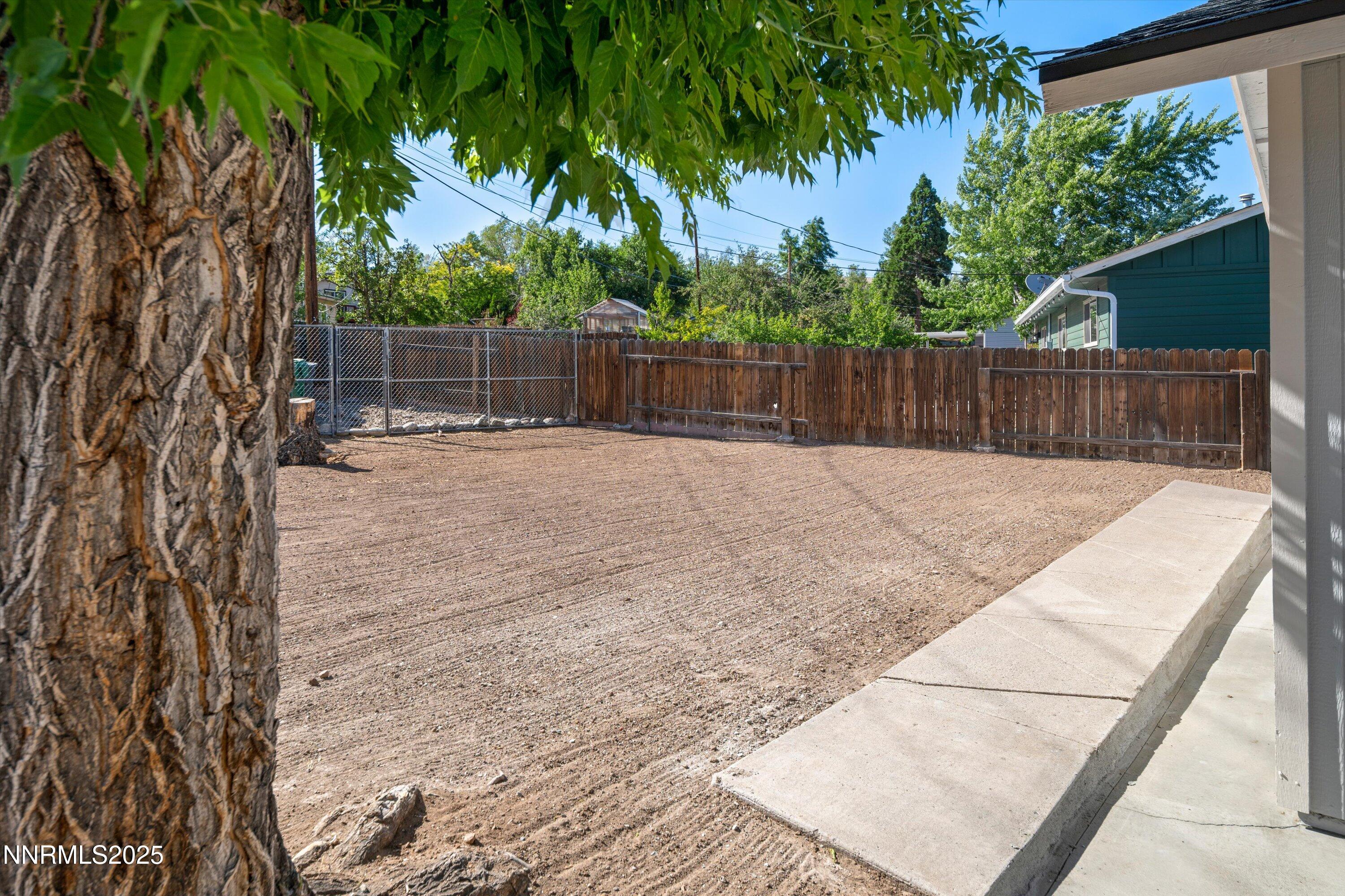 1355 Rayburn Drive Reno, NV 89503 - Photo 32 of 36 33-DSC_5122