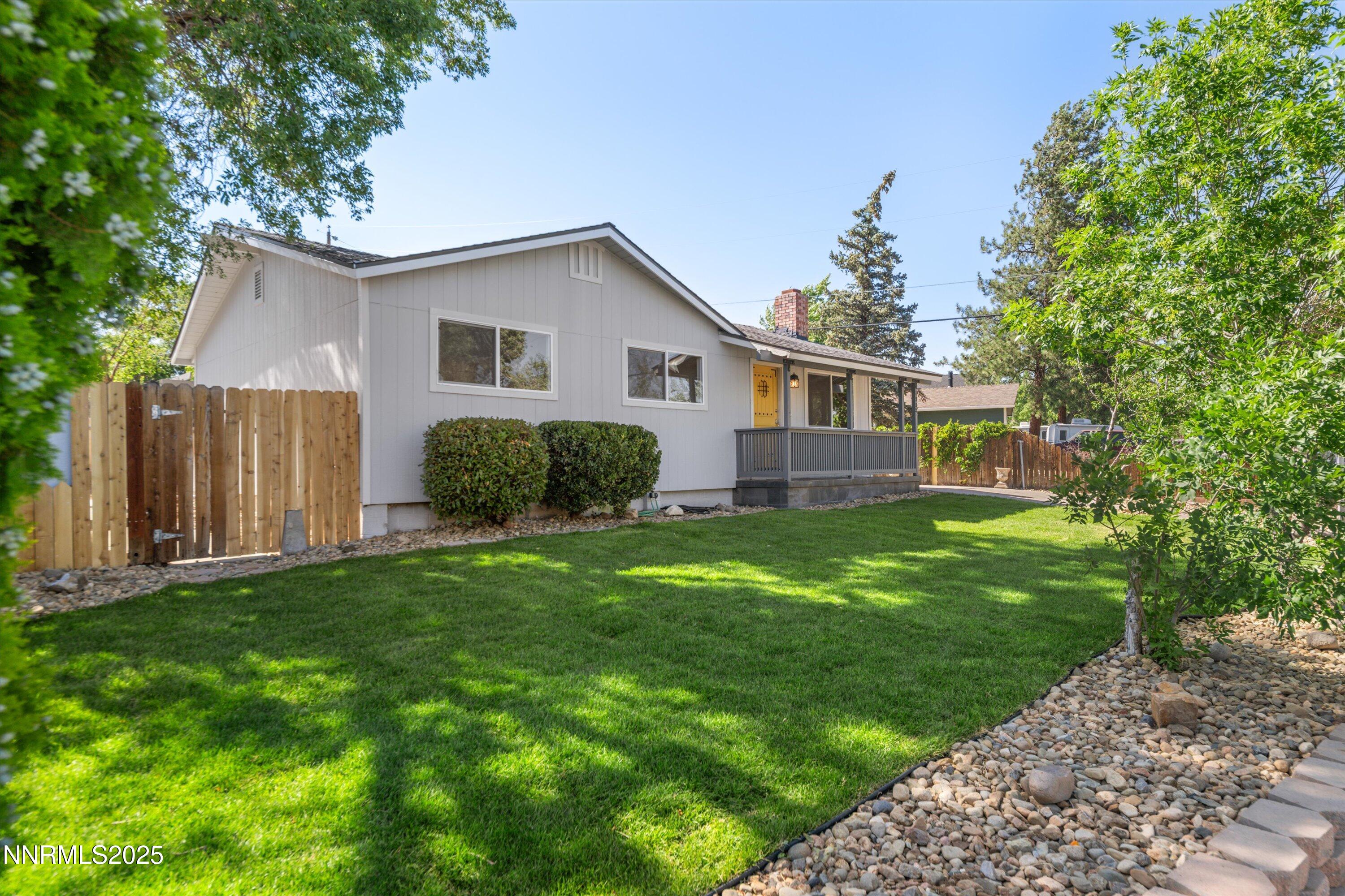 1355 Rayburn Drive Reno, NV 89503 - Photo 4 of 36 04-DSC_4847