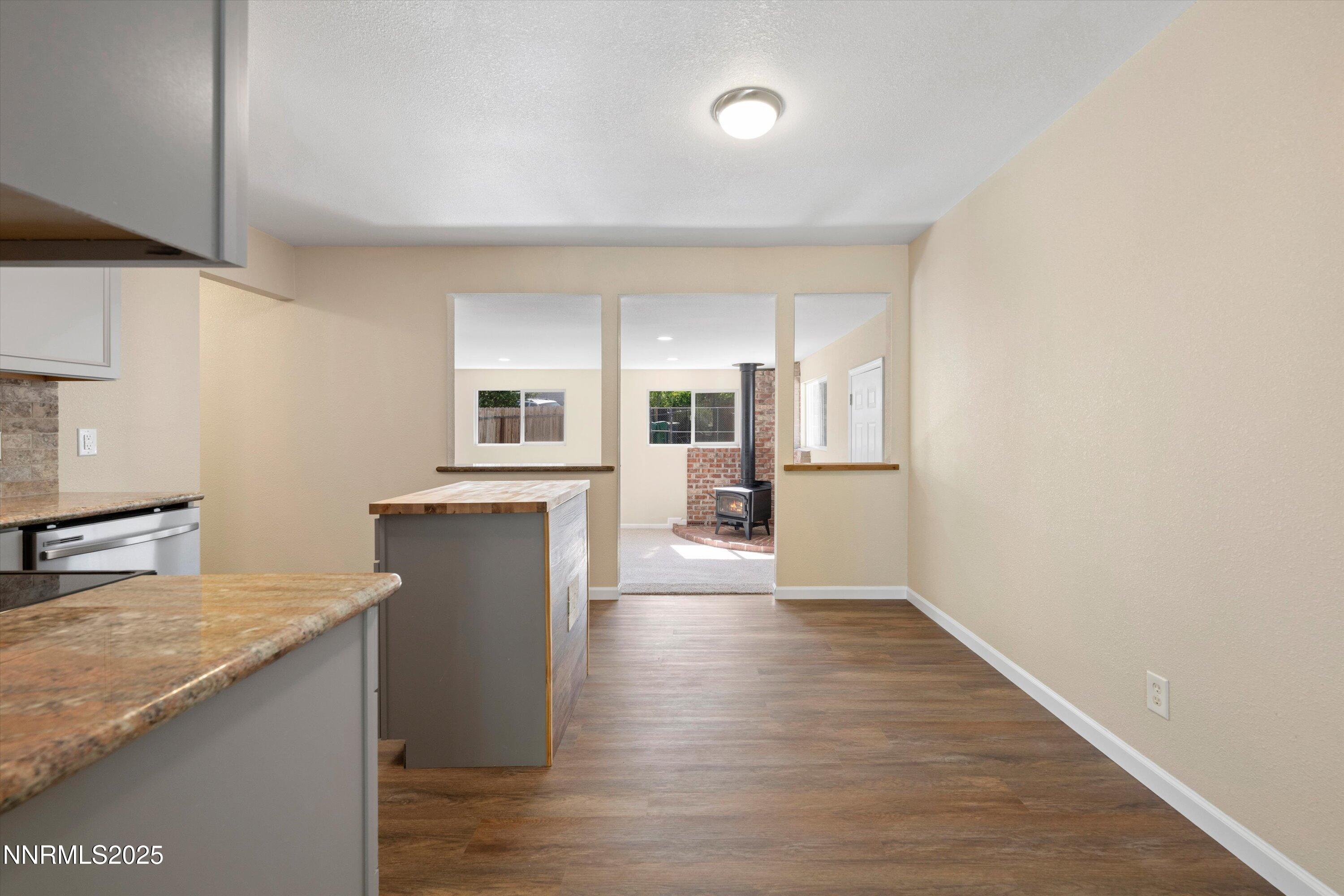 1355 Rayburn Drive Reno, NV 89503 - Photo 10 of 36 10-DSC_4953