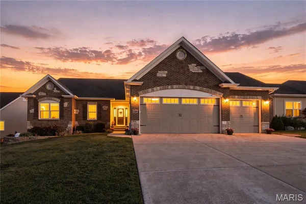 $569,500 | 110 Cypress Meadows Drive, Wentzville, MO 63385