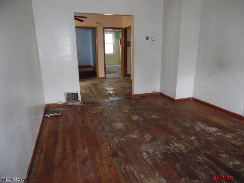 937 Alhambra Road Cleveland, OH 44110 - Photo 2 of 14