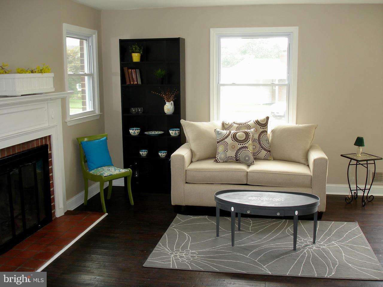 9138 Covered Bridge Road Baltimore, MD 21234 - Photo 5 of 30 WARM, COZY, INVITING