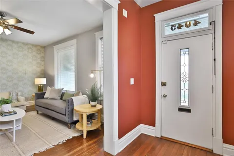 $269,900 | 4945 Wise Avenue, St. Louis, MO 63110