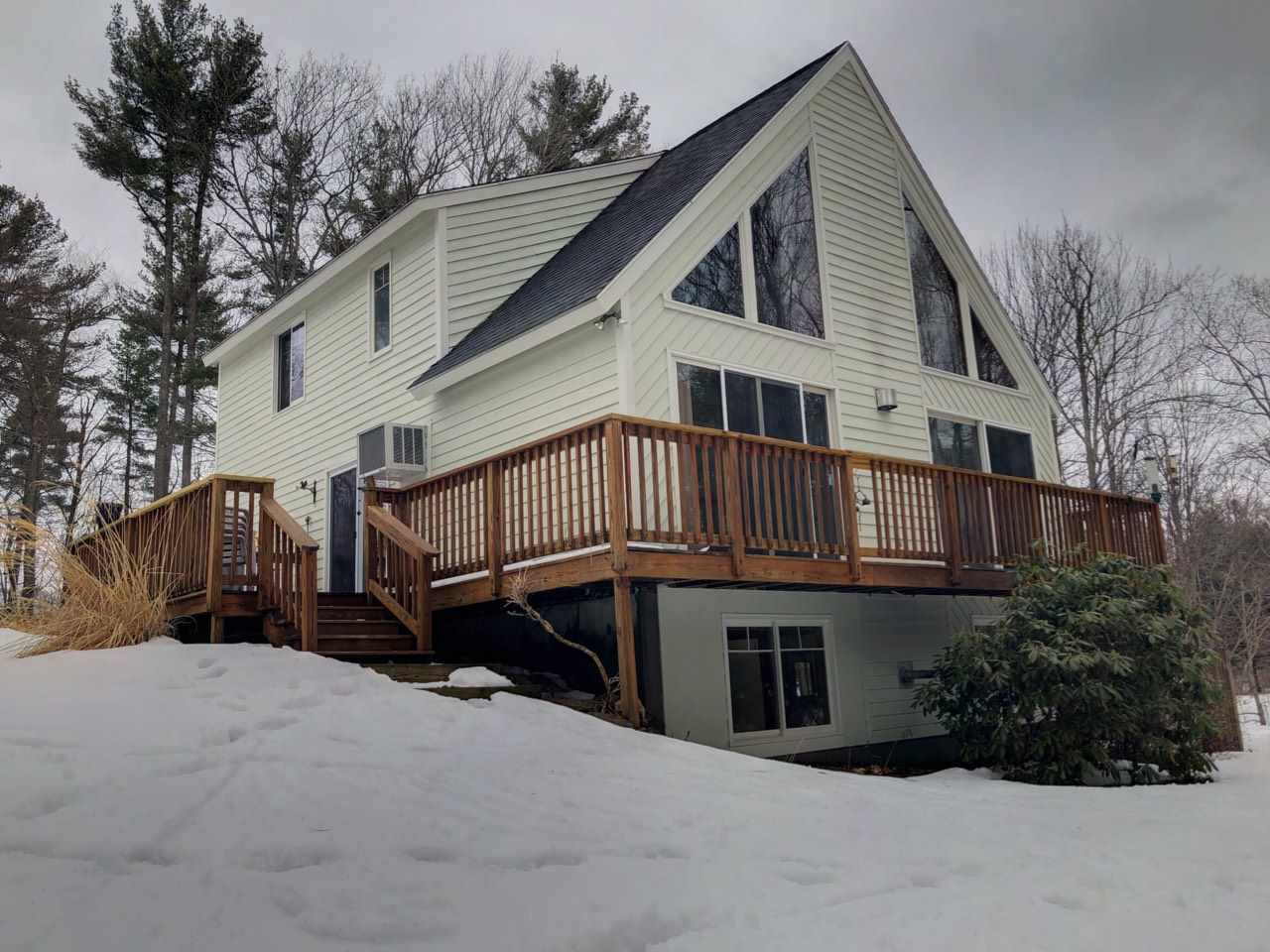 38 Pine Ridge Circle Sandown, NH 03873 - Photo 1 of 40