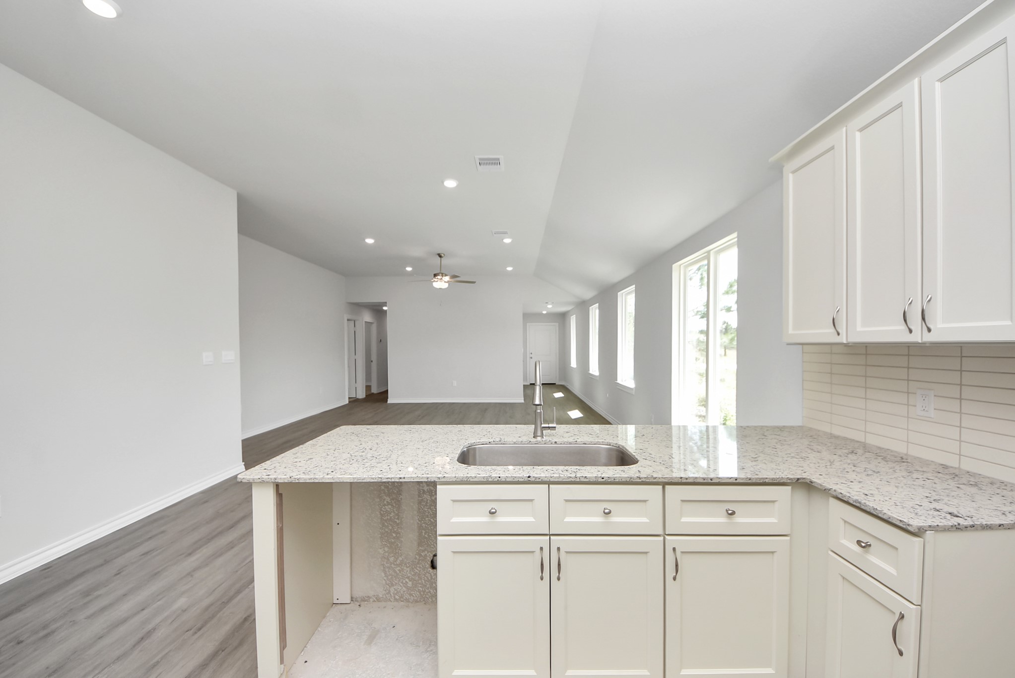 106 County Rd-5102L Cleveland, TX 77327 - Photo 8 of 45 Gallery Image 8