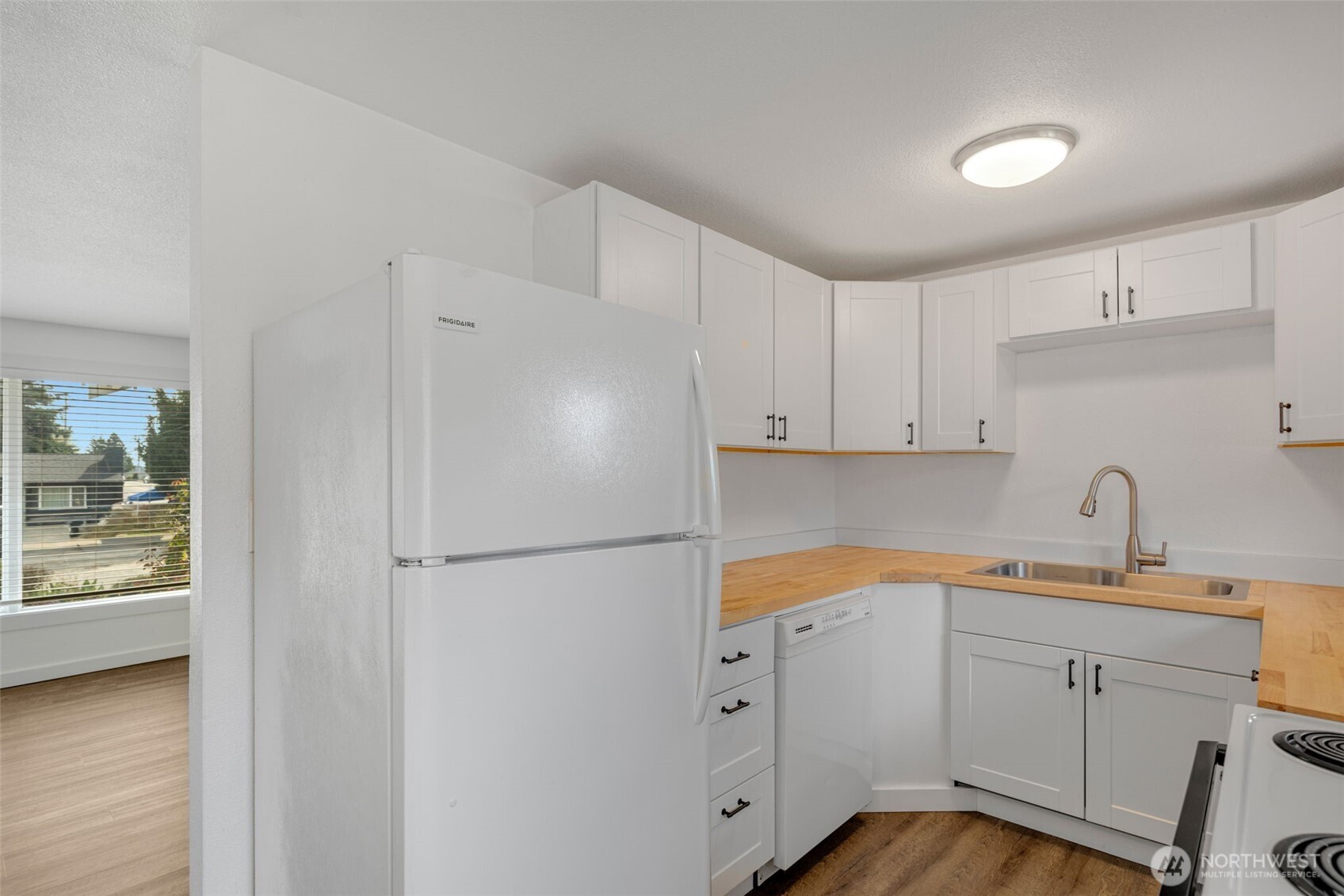 3300 Northeast 7th Place Renton, WA 98056 - Photo 13 of 25 Gallery Image 13
