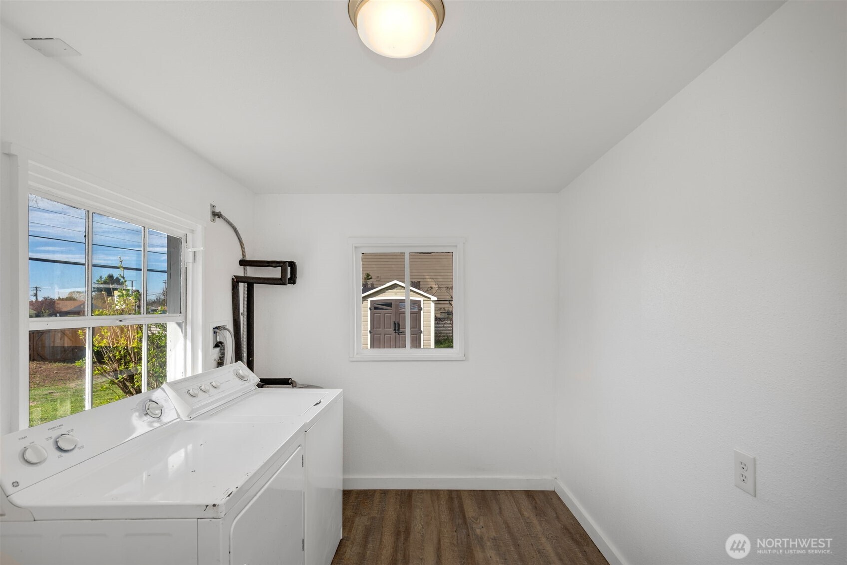 3300 Northeast 7th Place Renton, WA 98056 - Photo 18 of 25 Gallery Image 18