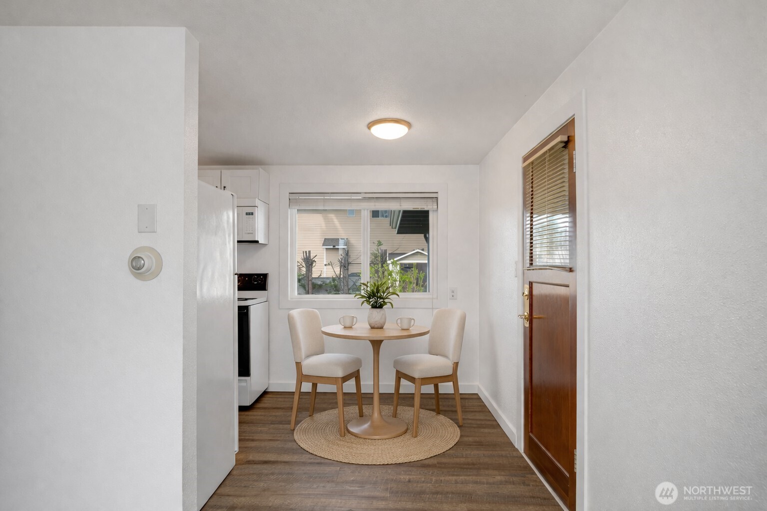 3300 Northeast 7th Place Renton, WA 98056 - Photo 5 of 25 Gallery Image 5
