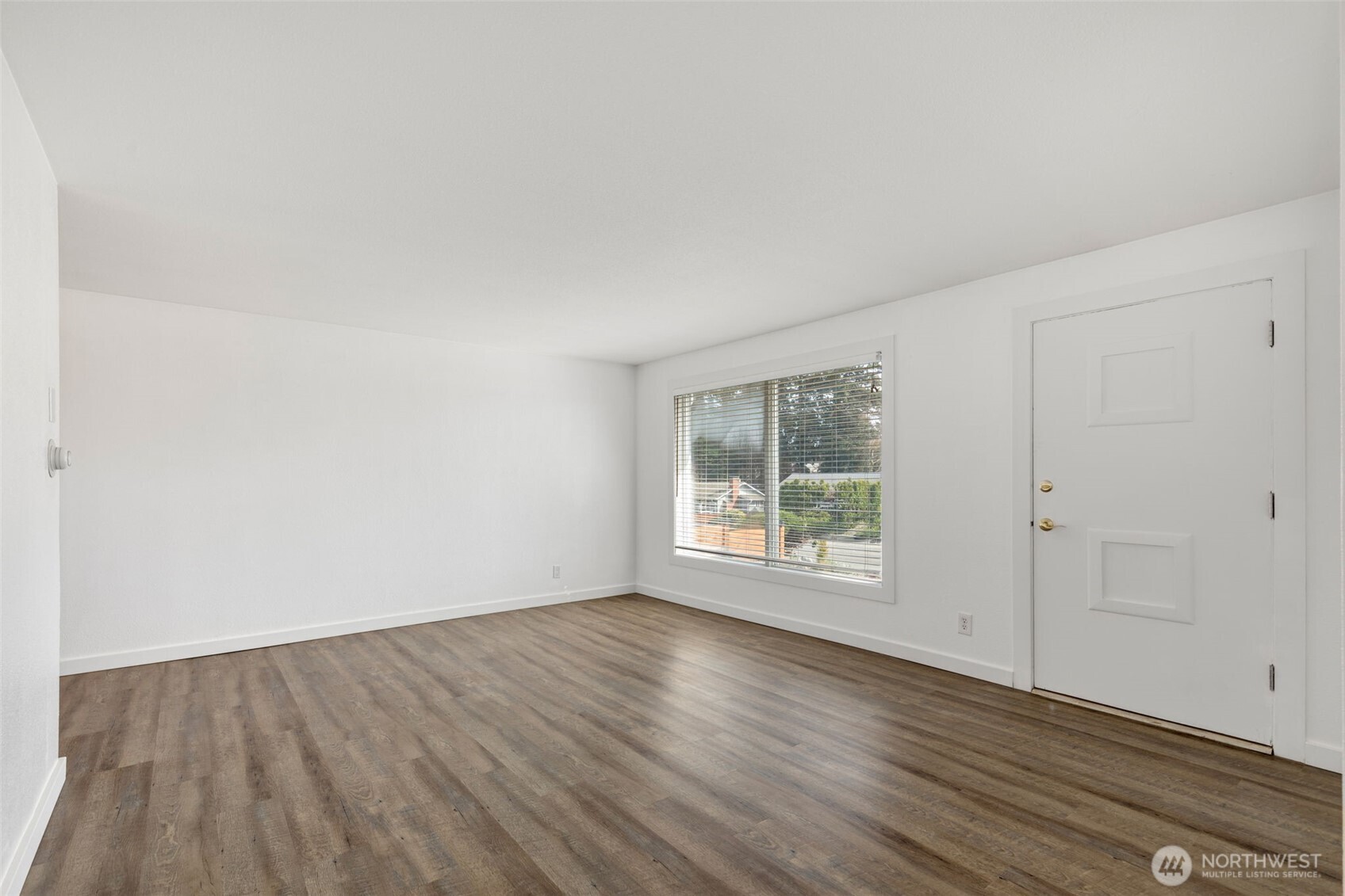 3300 Northeast 7th Place Renton, WA 98056 - Photo 7 of 25 Gallery Image 7