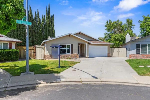 $425,000 | 4005 Goldust Drive, Modesto, CA 95355