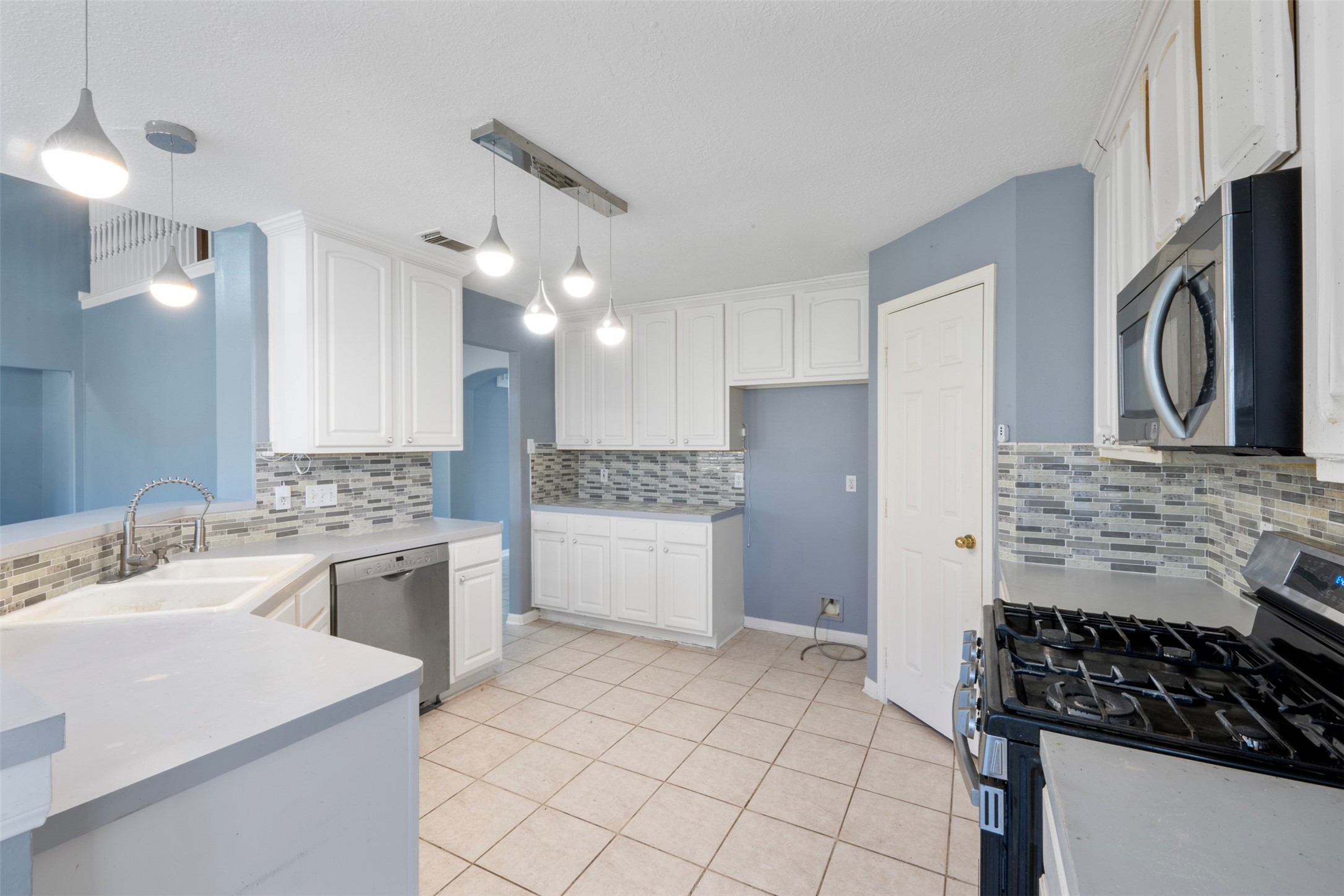 8738 Willancy Lane Houston, TX 77095 - Photo 15 of 32