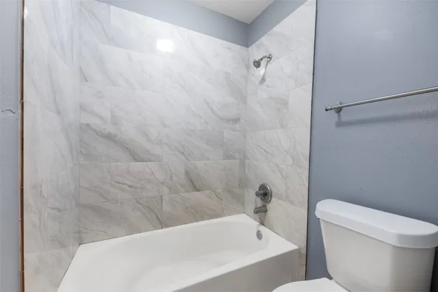 $2,400 | 8738 Willancy Lane, Houston, TX 77095