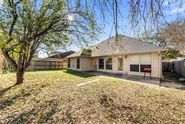 $2,400 | 8738 Willancy Lane, Houston, TX 77095