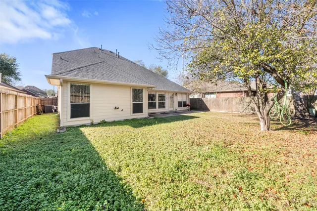 $2,400 | 8738 Willancy Lane, Houston, TX 77095
