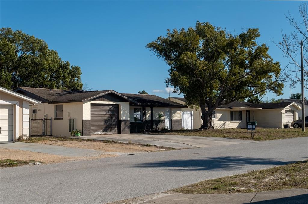 11234 Areca Drive Port Richey, FL 34668 - Photo 3 of 24